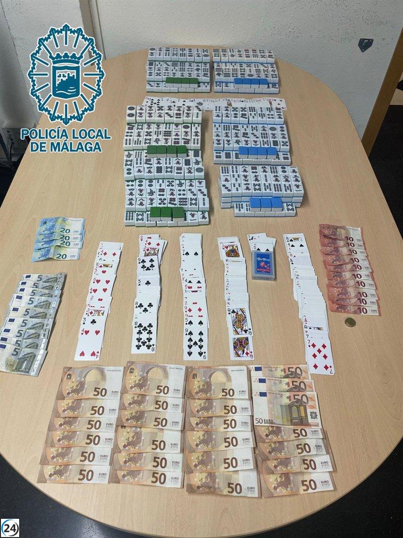 Clausurado local de juego ilegal en Málaga, a pesar de decreto de cese previo.