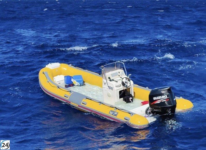 Detenidos en Almería los responsables de una patera con dos muertos a bordo.