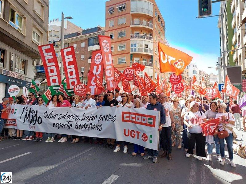 Sindicatos advierten a la patronal sobre aumento salarial con 40.000 manifestantes en Andalucía.