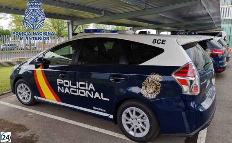 Detenido en Sevilla por agredir y retener a su pareja en casa.