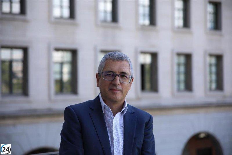 Morán apoya inversión de 1.000 millones en Andalucía y pide urgencia en trasvases y desaladoras.