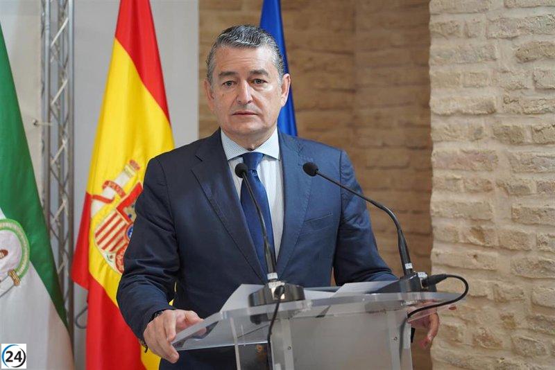 Junta cuestiona a Espadas por supuesta información privilegiada del CIS.