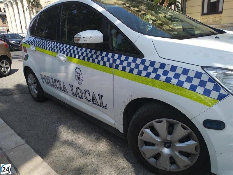 Policías locales rescatan a anciana de 87 años de ser asfixiada por su hijo en Málaga.