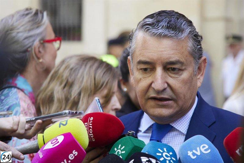 Sanz critica a Espadas por aliarse con Sánchez y utilizar instituciones para atacar Andalucía.