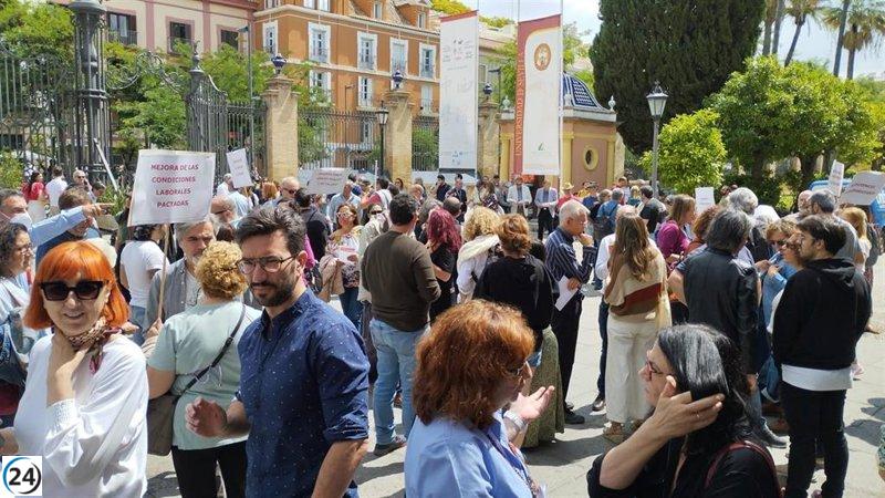 Sindicatos se movilizan por universidades y financiación suficiente en Sevilla.