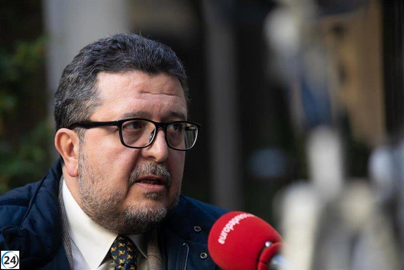 La Fiscalía solicita 8 años de prisión para el ex portavoz de Vox por fraude.