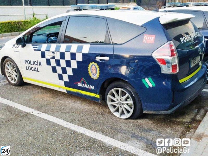 Detienen a conductor en Granada tras embestir vehículo policial y herir a dos agentes.