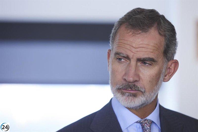 Felipe VI visita el Ayuntamiento de Sevilla para entregar Premio contra el Terrorismo.