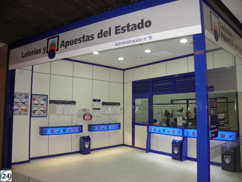 Entrega de primer premio de la Lotería Nacional en Motril (Granada) con una dotación de 600.000 euros.