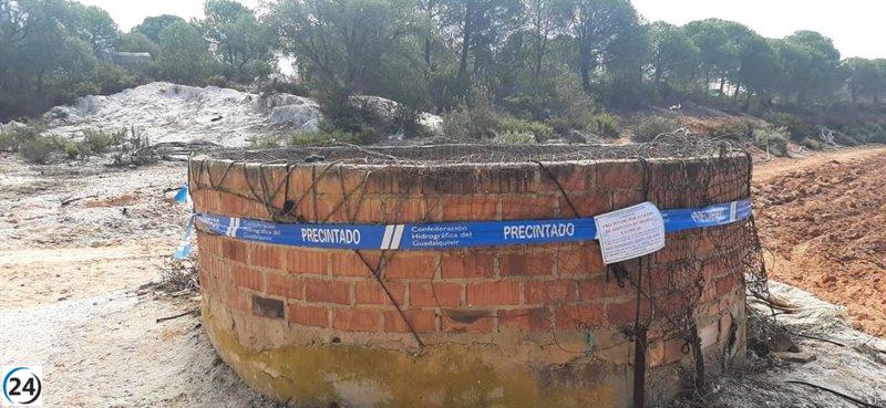 La Confederación del Guadalquivir clausura 25 pozos ilegales en el entorno de Doñana en Huelva.