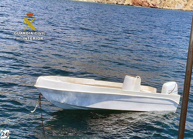 Imputado por tráfico de personas en Almería un supuesto líder de patera que llevó a 14 migrantes y posteriormente transfirió la embarcación.