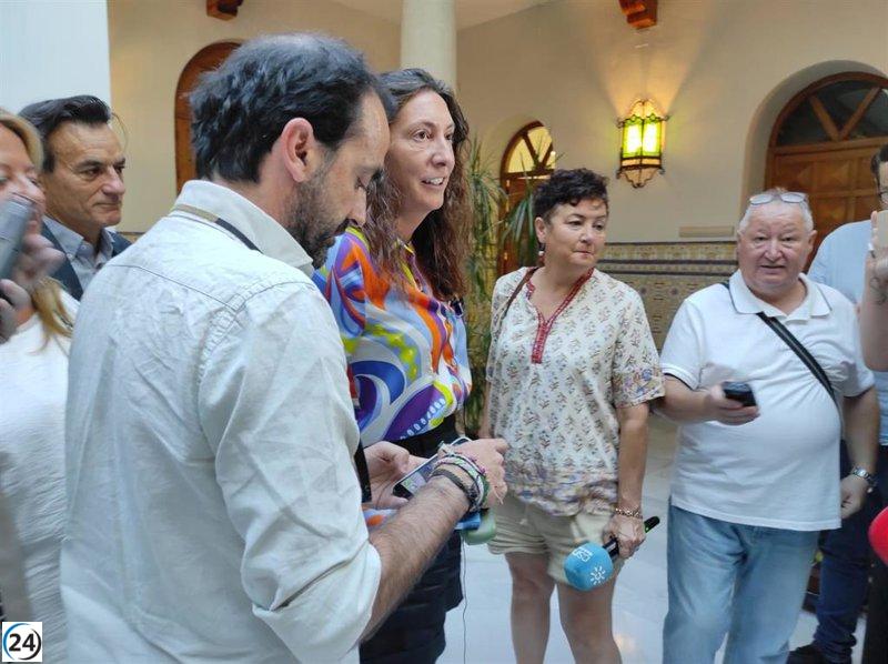 La Junta insta a denunciar los malos tratos tras el feminicidio.