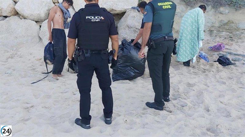 Persiste la búsqueda de los dos migrantes desaparecidos en su intento de llegar a la costa de Conil (Cádiz)
