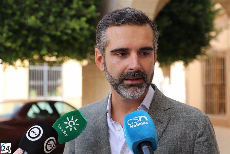 Fernández-Pacheco acusa a Espadas de priorizar el interés personal de Pedro Sánchez.