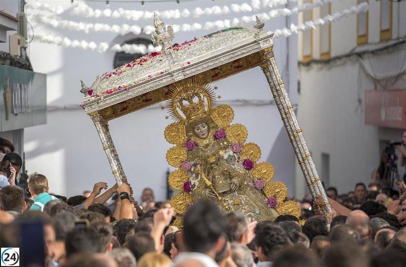 Comienza el proceso de restauración de la Virgen del Rocío con su retiro temporal del culto por tres meses.
