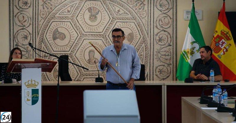 El alcalde de IU en Santiponce (Sevilla) sorprende al sumar a su gobierno a la expulsada ex regidora del PSOE por aliarse con el PP.