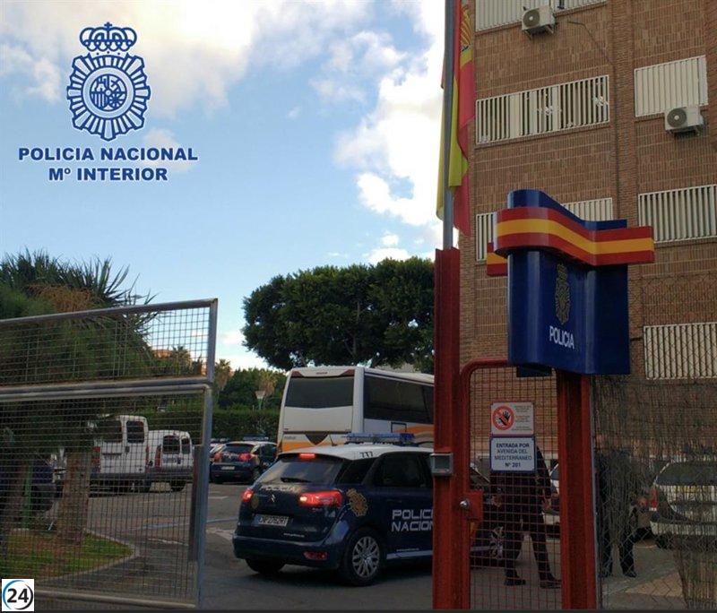 Policía investiga el robo explosivo en sucursal bancaria de Almería