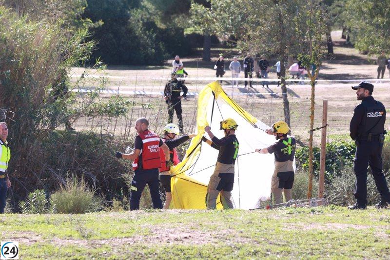 Un cadáver encontrado en la laguna del parque del Tamarguillo causa movilización en Sevilla.