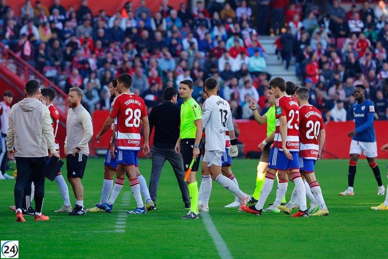 Trágico incidente en el estadio: suspendido el partido Granada-Athletic por la muerte de un seguidor en la grada
