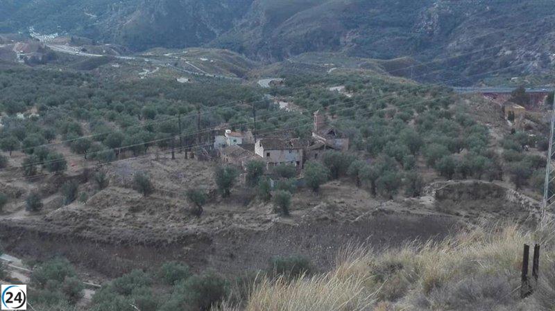 La Archidiócesis de Granada alerta sobre un impostor que lleva a cabo rituales religiosos en la antigua iglesia de Tablate.