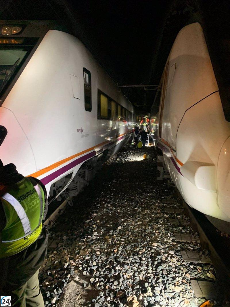 13 personas heridas, incluyendo tres menores, tras el choque de dos trenes en Álora (Málaga)