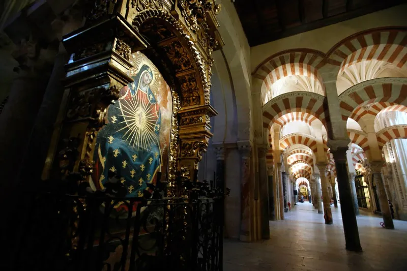 La Mezquita-Catedral de Córdoba: Un Lugar Sagrado