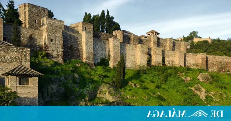 La Alcazaba de Málaga: Fortaleza Antigua en el Mar